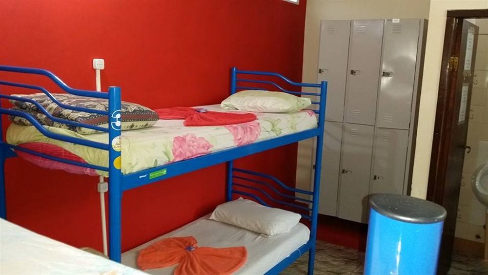 Residencial Noelia Hostel Puerto Iguazu Exterior photo